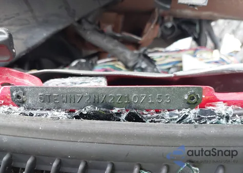 2002 Toyota Tacoma Base V6 из США, поврежденный, VIN 5TEWN72NX2Z107153